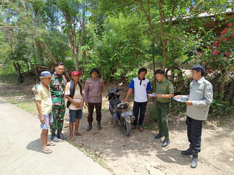 Cegah Karhutla, Polri – TNI Bersama Tim Manggala Agni Intensifkan Patroli dan Imbauan Kepada Warga
