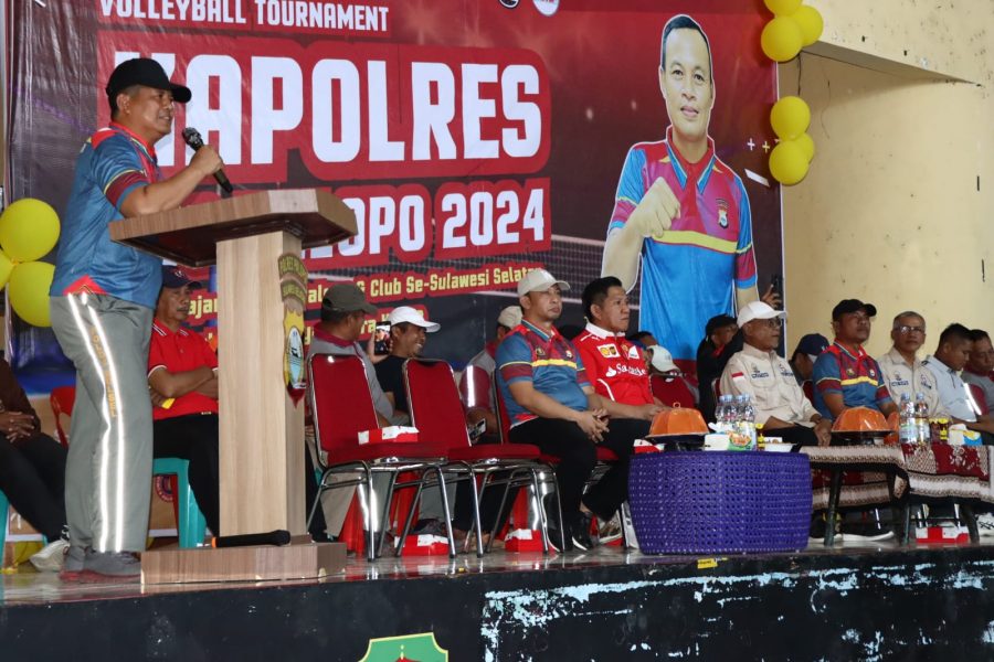Polres Palopo menggelar Volleyball Tournament Kapolres Cup 2024 antar Pelajar se-Kota Palopo dan Klub se-Sulawesi Selatan
