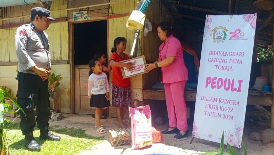HUT Ke – 72, Bhayangkari Polres Tator Gelar Baksos