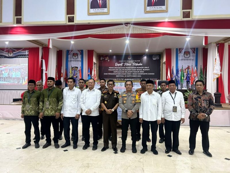 Dipimpin Langsung Kapolres, 83 Personil Polres Selayar Amankan Pengundian Nomor Urut Paslon