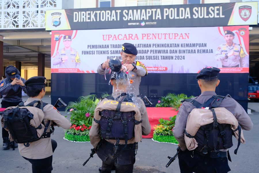 Wakapolda Sulsel Pimpin Penutupan Pembinaan Tradisi dan Latihan Peningkatan Kemampuan Samapta di Polda Sulsel