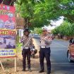 Wujudkan Kamseltibcar Lantas, Personel Sat Lantas Polres Takalar Pasang Papan Bicara