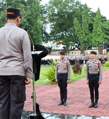 Kapolda Sulsel Pimpin Apel Pagi dan Beri Arahan kepada Personel Polda Sulsel