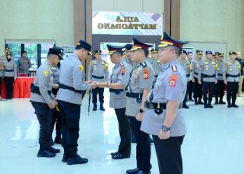 Kapolda Sulsel Pimpin Upacara Pelantikan Dirbinmas dan Serah Terima Jabatan Ka SPN Polda Sulsel