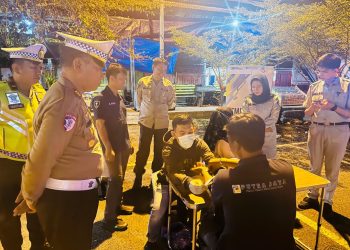 Satlantas Polres Palopo bersama Jasa Raharja Kota Palopo dan Dinas Perhubungan (Dishub) Kota Palopo menggelar Ramp Check kendaraan P.O. Bus angkutan umum serta pemeriksaan kesehatan gratis bagi sopir dan penumpang