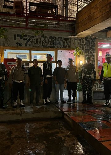 Dalam upaya menjaga keamanan dan ketertiban di Kota Palopo, Polres Palopo bekerja sama dengan Subdenpom XIV/1-3 melaksanakan patroli gabungan