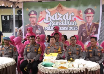 Kapolres Enrekang AKBP Dedi Surya Dharma Gelar Bazar Ramadhan Polri Presisi, Sediakan Ratusan Paket Sembako Murah