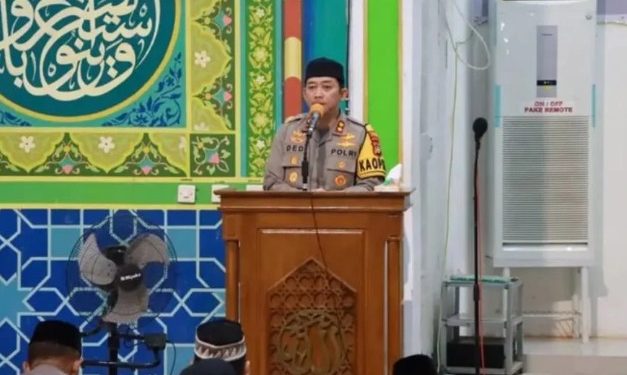 Bulan Ramadhan: Melalui Mimbar Masjid, Kapolres Enrekang AKBP Dedi Surya Dharma Ajak Masyarakat Jaga Kamtibmas