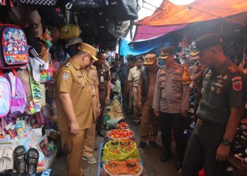 Jaga Stabilitas Harga Pangan, Wakapolres Toraja Utara Sidak Pasar Bersama Forkopimda