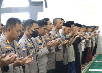 Polres Sidrap Laksanakan Sholat Gaib, Wujud Duka Cita Mendalam Bagi Keluarga Besar Polri