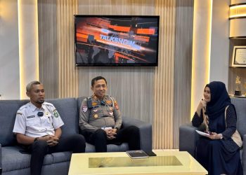 Melalui Talkshow TV Peduli, Kasat Lantas Polres Parepare Sosialisasikan Mudik Aman Keluarga Nyaman