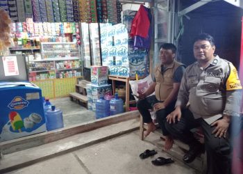 Patroli Malam Bhabinkamtibmas Polsek Bacukiki, Pantau Situasi Kamtibmas di Galung Maloang