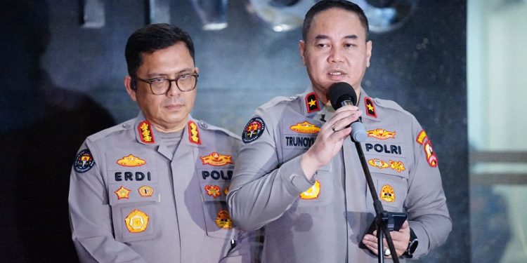 Satgas AB Moskona 2025 Selamatkan Ketua Komnas HAM Papua Saat Operasi Pencarian Iptu Tomi Marbun di Sungai Rawara