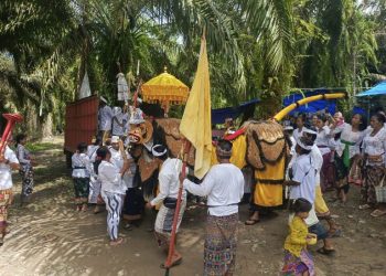 Polsek Bone-Bone Amankan Rangkaian Pujawali di Pura Patila, Wujudkan Harmoni Antarumat Beragama di Luwu Utara