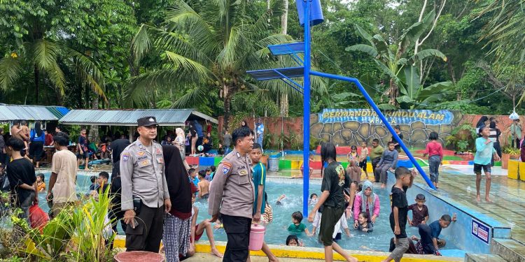 Kanit Binmas Polsek Barebbo Bersama Anggota Lainya. pantau Lokasi Objek Wisata Rindu Alam ,, Apala