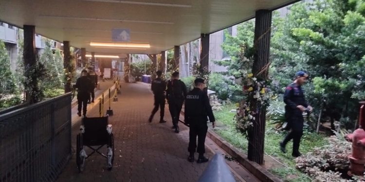 Polisi Amankan Ibadah Paskah di Gereja Katedral Jakarta