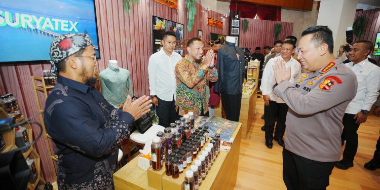Buka Rakernis Densus 88, Kapolri Kunjungi Stan Usaha Eks Narapidana Teroris