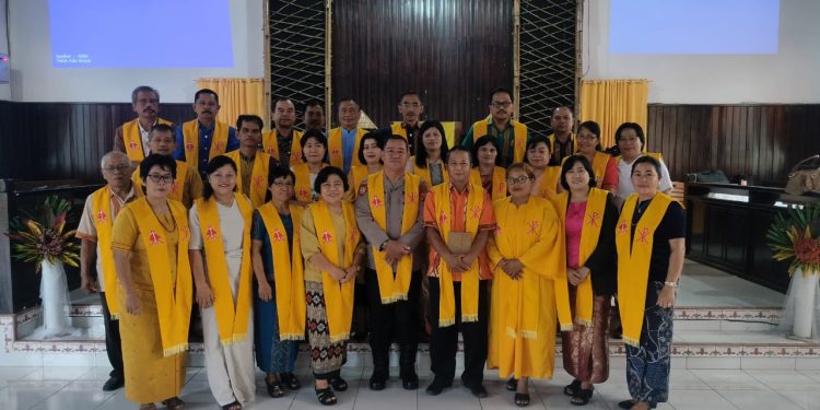 Berikan Manfaat Nyata, Kasat Samapta Polres Toraja Utara Gelar Minggu Kasih Di Gereja Toraja Jemaat Tikala