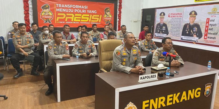Kapolres Enrekang AKBP Hari Budiyanto Pimpin Zoom Meeting Asistensi Evaluasi PEKPPP dan ZI dari Ro Rena Polda Sulsel