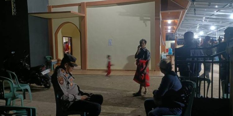 Kapolsek Alla Pimpin Langsung Pengamanan Perayaan Paskah Persekutuan Umat Kristiani PKBT Klasik Pare Pare