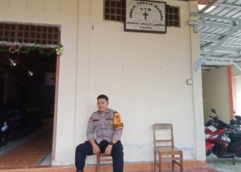 Bhabinkamtibmas Polsek Lembang Amankan Ibadah Kenaikan Yesus Kristus di Gereja Toraja Mamasa