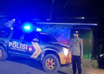 Guna Menjaga Kamtibmas Dan Mencegah Terjadinya Aksi Kejahatan di wailayah Hukumnya, Personil Polsek Anggeraja Laksanakan Patroli Blue Light