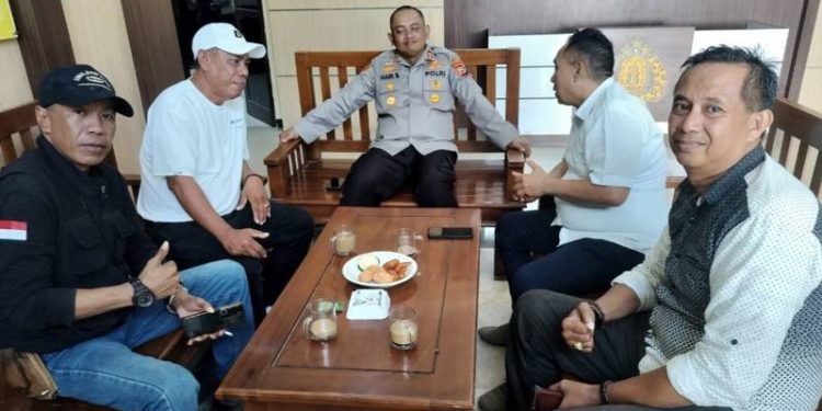 Sinergi Dalam Publikasi Informasi Akurat Ke Masyarakat: Kapolres Enrekang AKBP Hari Budiyanto Terima Langsung Kunjungan Awak Media