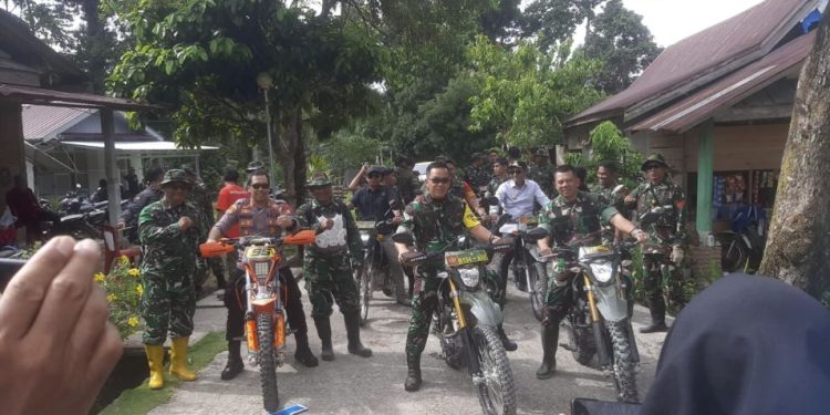 TNI-Polri dan Pemda Bersinergi Wujudkan Akses Jalan Pedalaman, Kapolres Lutra Hadiri Peninjauan TMMD ke-124 di Desa Pincara