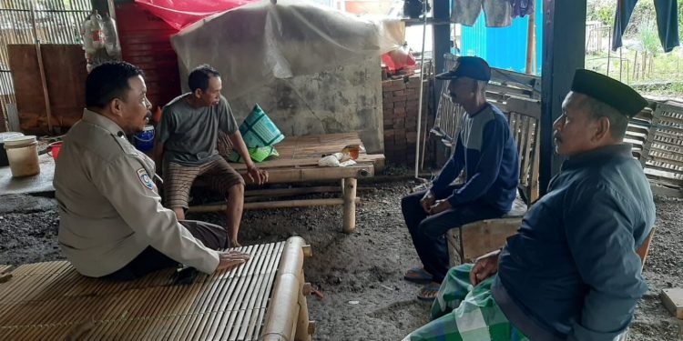 Kegiatan Rutin Bhabinkamtibmas Polsek Ma’rang Sambang dan Patroli Serta Bersilaturahmi Dengan Warga di Desa Binaan