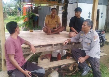 Antisipasi Gangguan Kamtibmas, Ka SPKT II Polsek Ma’rang Patroli di Pemukiman Warga