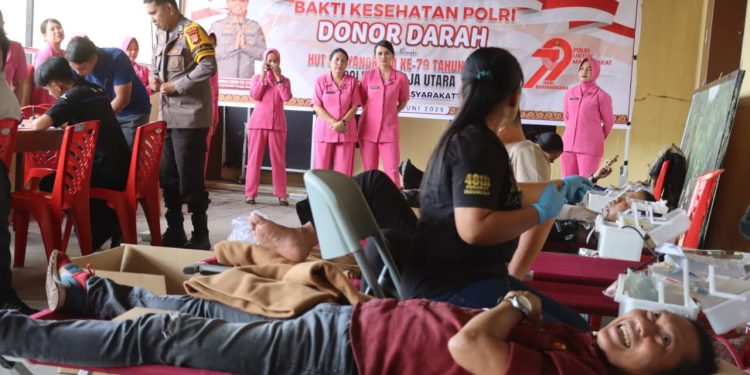 Wujudkan Kepedulian Terhadap Sesama, Polres Toraja Utara Gelar Donor Darah Sambut HUT Bhayangkara ke-79