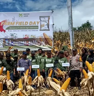 Bhabinkamtibmas Hadiri Giat Temu Lapangan Panen Raya Jagung PT. Maxxi Agri Indonesia