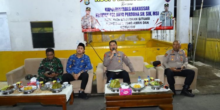 Ngopi Kamtibmas, Kapolrestabes Makassar Dengarkan Langsung Keluhan Warga Bara-Barayya Induk