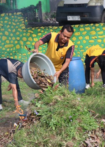 POLRES SOPPENG GELAR BAKTI RELIGI DI MASJID DAN GEREJA, TEGASKAN KOMITMEN TOLERANSI DAN PELAYANAN UNTUK SEMUA