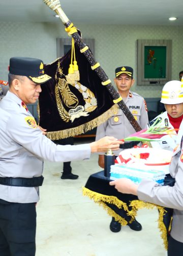 Jelang Hari Bhayangkara ke-79, Wakapolda Sulsel Pimpin Upacara Pensucian Pataka
