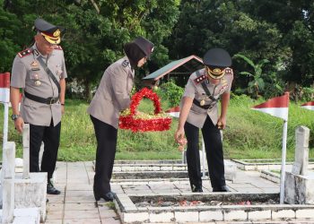 Polres Pangkep Gelar Upacara Ziarah Rombongan di TMP Mangilu, Peringati Hari Bhayangkara ke-79