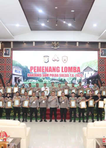Polres Luwu Raih Penghargaan dari Biro SDM Polda Sulsel dalam Kegiatan Rakernis 2025