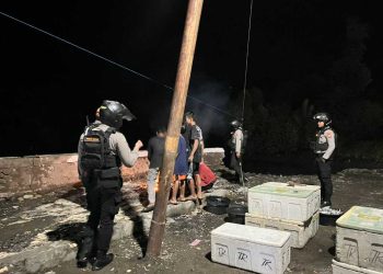 Patroli KRYD, Personel Patmor Bubarkan Sekelompok Remaja yang Nongkrong Larut Malam