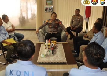 Perkuat Sinergi untuk Prestasi, Kapolres Luwu Sambut Hangat Pengurus KONI di Ruang Kerja