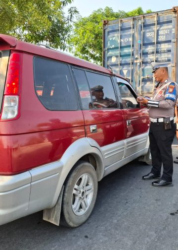 Hari ke-8 Operasi Patuh Pallawa 2025, Personil Polres Pinrang Edukasi dan Penindakan Tetap Humanis