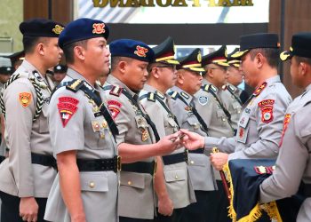 Kapolda Sulsel Pimpin Upacara Sertijab dan Pelantikan Pejabat Utama serta Kapolres Jajaran Polda Sulsel