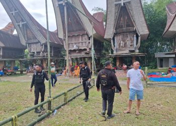 Kembali Tim Gabungan Polres Toraja Utara Bubarkan dan Bongkar Arena Judi Sabung Ayam di Tondon Langi’