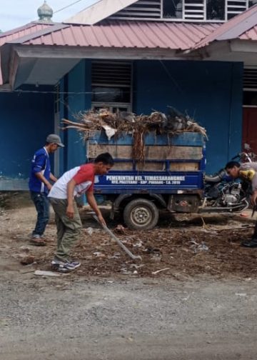 Bhabinkamtibmas Mamminasae Ajak Warga Kerja Bakti dan Jaga Kamtibmas