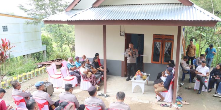 Bentuk Bakti Polri Kepada Masyarakat, Kapolres Toraja Utara Resmikan Bedah Rumah Warga Panga