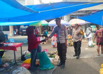 Kapolsek Mattiro Bulu Pimpin Giat DDS dan Patroli di Pasar Tradisional Kariango