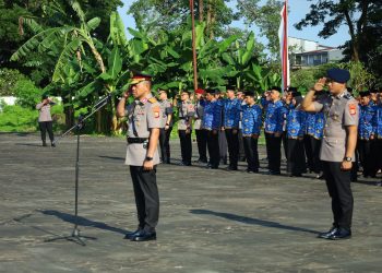 Polda Sulsel Gelar Upacara Ziarah dan Tabur Bunga Peringati HUT Ke-54 KORPRI