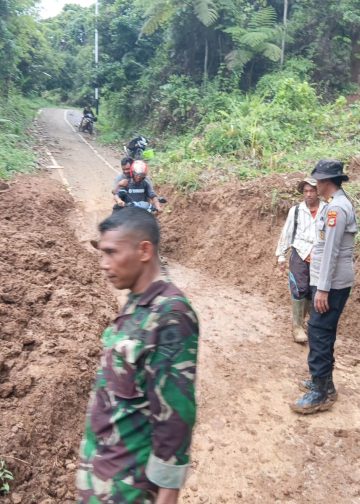 Polres Palopo bersama instansi terkait kembali bergerak melakukan penanganan darurat pascalongsor yang terjadi di wilayah Kecamatan Sendana