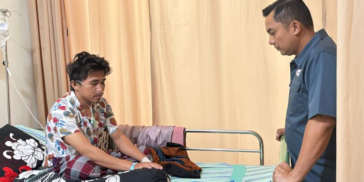 Kapolres Maros Besuk Akbar, Korban Dugaan Penganiayaan oleh Oknum Polisi, Doakan Kesembuhan