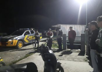 Polsek Wara Utara Bersama Polsek Telluwanua Lakukan Pembubaran Tawuran Antar Kelompok Pemuda di Jalan Dr. Ratulangi Km. 08 Palopo