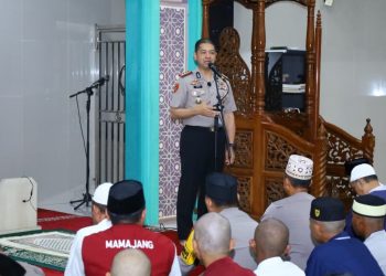 Melalui Safari Subuh, Kapolrestabes Makassar Imbau Orang Tua Awasi Pergaulan Anak